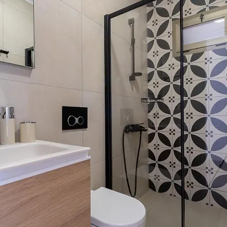 Capella - Private Pool Apartment Konacik